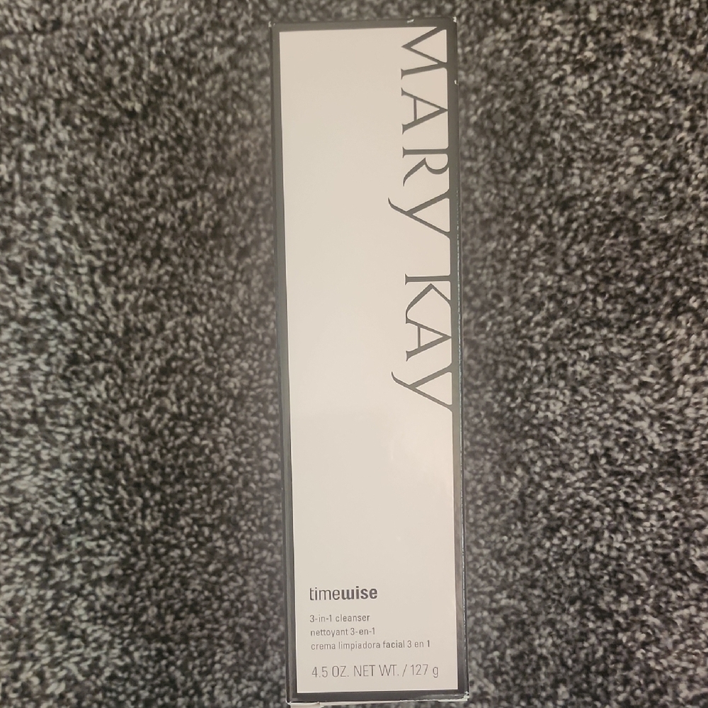 Mary Kay Timewise 3-in-1 Cleanser - White